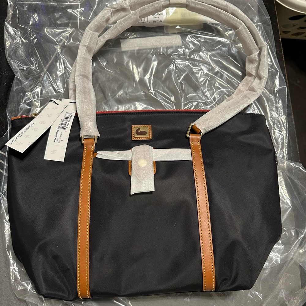 Dooney and bourke tote bag